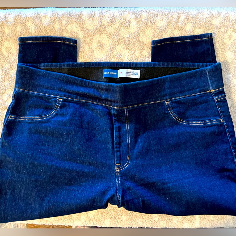 Old Navy Mid-Rise Rockstar Super Skinny Jeggings